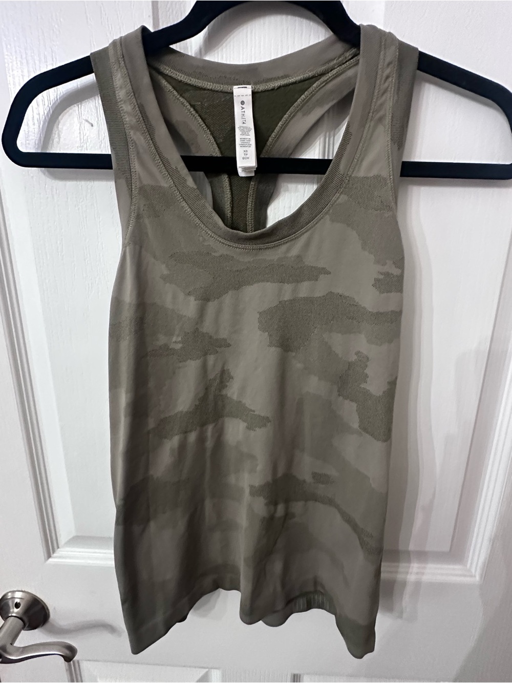 Athleta Momentum Camo Seamless Racerback Tank Top - Olive Green XS